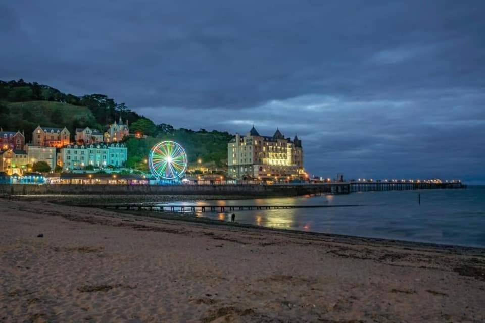 Traeth Teras Villa Llandudno Bagian luar foto
