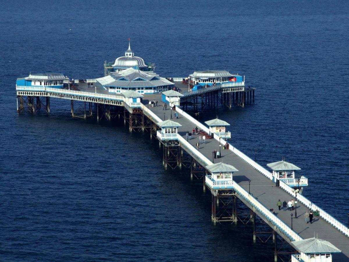 Traeth Teras Villa Llandudno Bagian luar foto